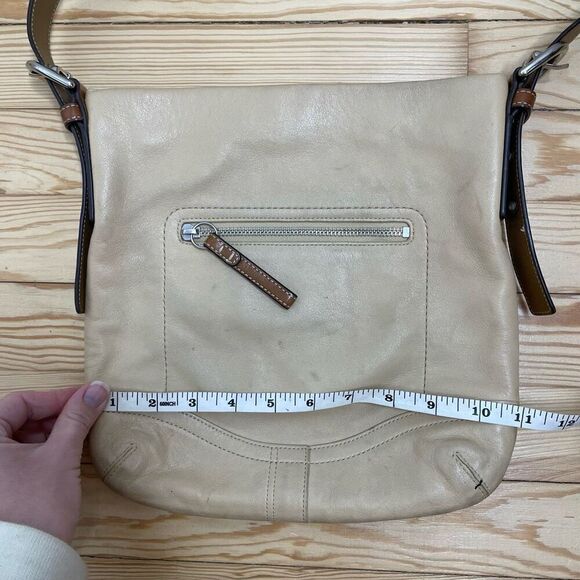 COACH BEIGE # k0782-f10938 ZIPPER OPEN LADIES LEATHER PURSE - SHOULDER BAG Tan - Picture 6 of 11